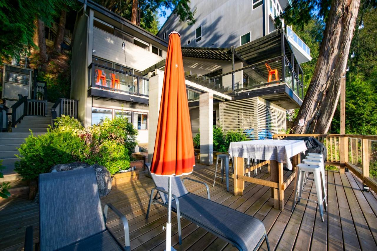 Waterfront Cottage With Superb Coastline Views West Vancouver Exterior photo